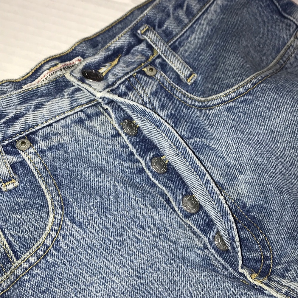 Guess Sz 2 Vintage Distress ButtonFly BermudaShort - Picture 5 of 8